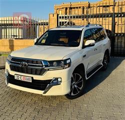 تۆیۆتا لاند کروزەر